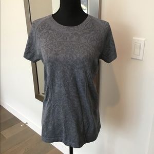 Gray lululemon shirt